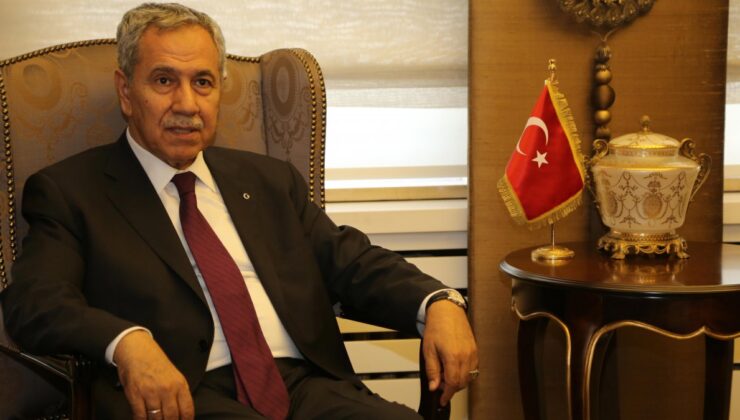 Bülent Arınç, gençler üzerinden iktidarı eleştirdi