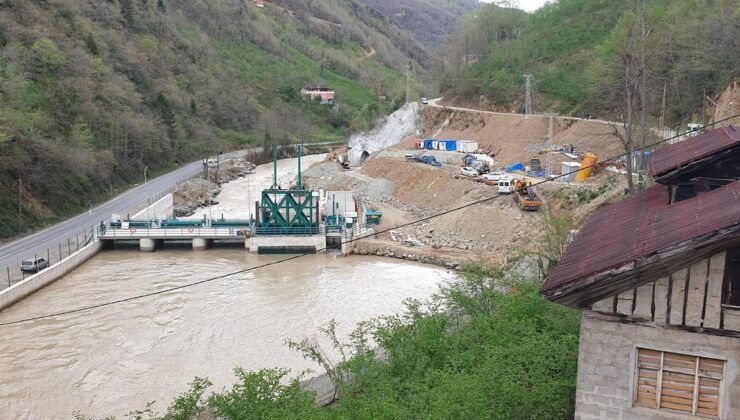 Heyelanlı bölgeye yapılmak istenilen HES durduruldu