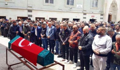 Kalp krizinden ölen şampiyon boksör memleketi Giresun’da son yolculuğuna uğurlandı