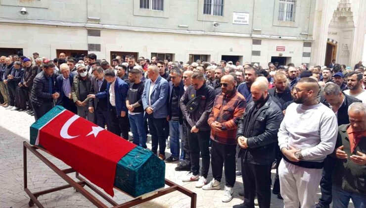 Kalp krizinden ölen şampiyon boksör memleketi Giresun’da son yolculuğuna uğurlandı