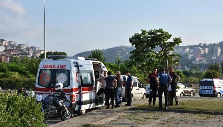 Trabzon’da dengesini kaybederek denize düşen genç kız boğulma tehlikesi geçirdi