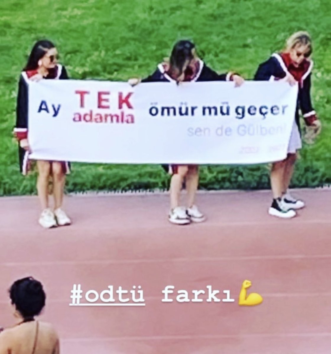 odtude acilan pankartlar dikkat cekti 15