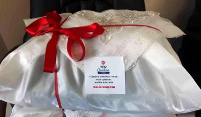 Rize’de evlilik hazırlığı yapan kızlara gelin bohçası dağıtıldı