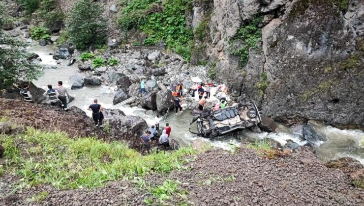 Trabzon’da araç dereye yuvarlandı: 6 yaralı