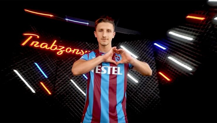 Trabzonspor, orta saha oyuncusu Enis Bardhi 3+1 yıllık anlaştı