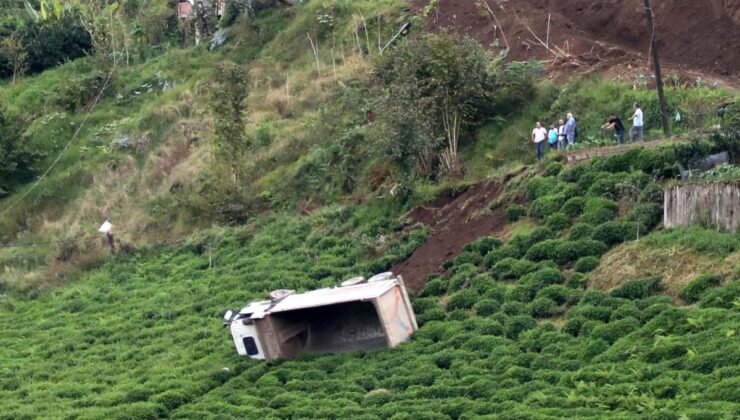 Rize haberi! Rize’de çay bahçesine devrilen hafriyat yüklü kamyonun sürücüsü yaralandı