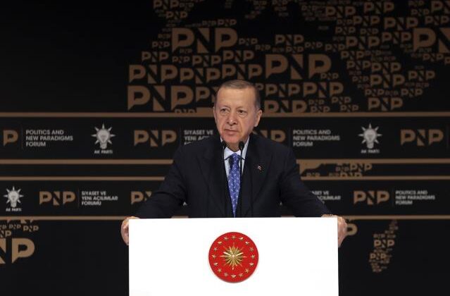 Cumhurbaşkanı Erdoğan: “Günü kurtarmak bugünü savuşturmak için siyaset yapılmaz. Siyaset usta bir satranç oyuncusu gibi bugünden yarını planlamak…