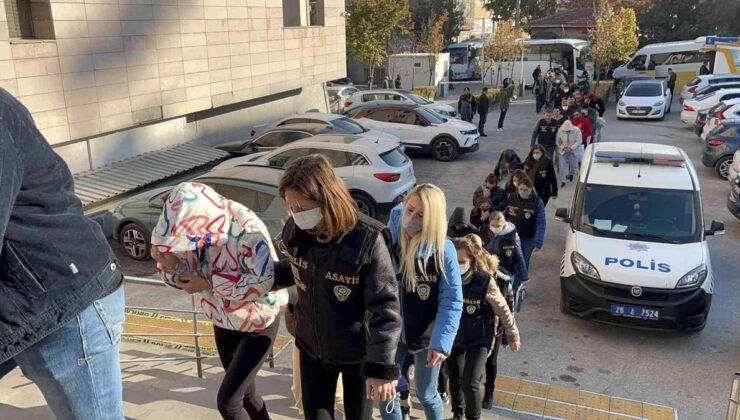 Dolandırıcılık zanlısı kadınlardan ilginç işaret ve sözler