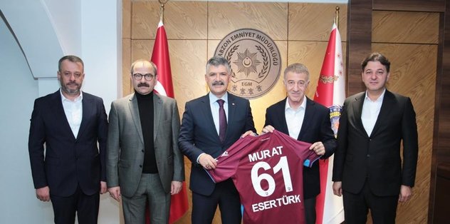 Emniyet müdürü taraftarla buluştu