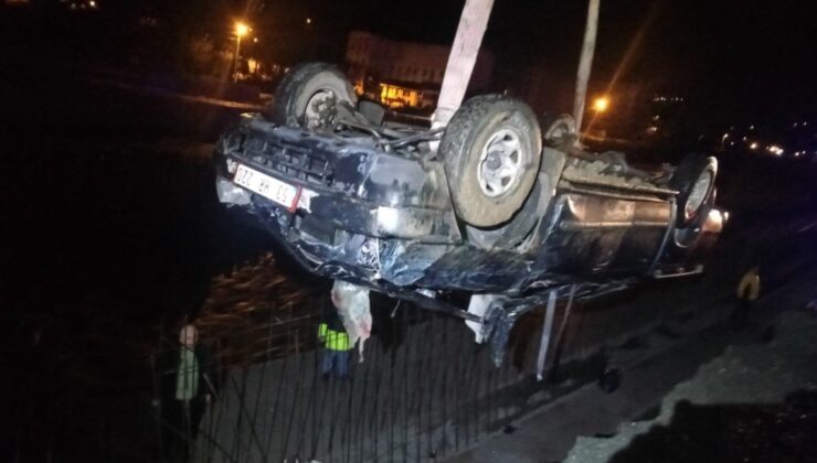 Artvin’de otomobil dereye düştü, 1 kişi öldü, 1 kişi yaralandı
