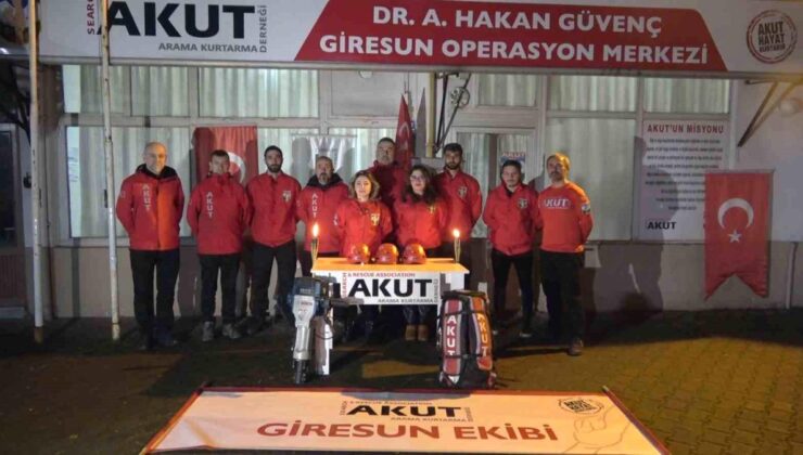 Depremde 12 kişiyi enkazdan sağ çıkaran Giresun AKUT ekibi yaşadıkları o anları anlattı