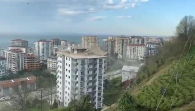 Rize’de fırtına; çatı uçtu, minare devrildi