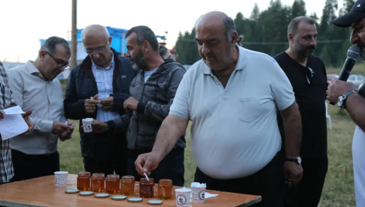 Artvin’de düzenlenen festivalde 1 kilo bal 55 bin liraya alıcı buldu