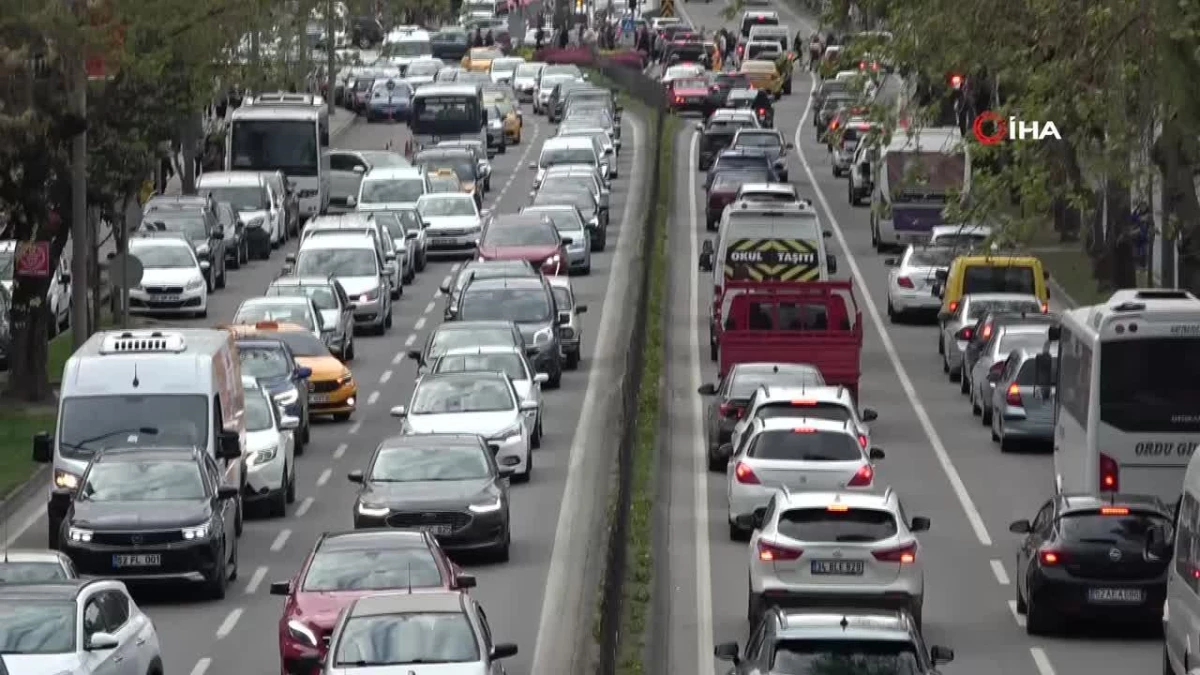 Karadeniz Sahil Yolu’nda trafik yoğunluğu