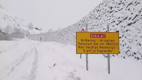 Artvin’de Kar Yağışı Sonrası 127 Köy Yolu Kapatıldı