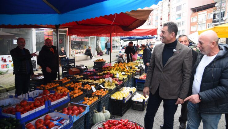 Fuat Köse pazarcı esnafını pazar yerinde dinledi